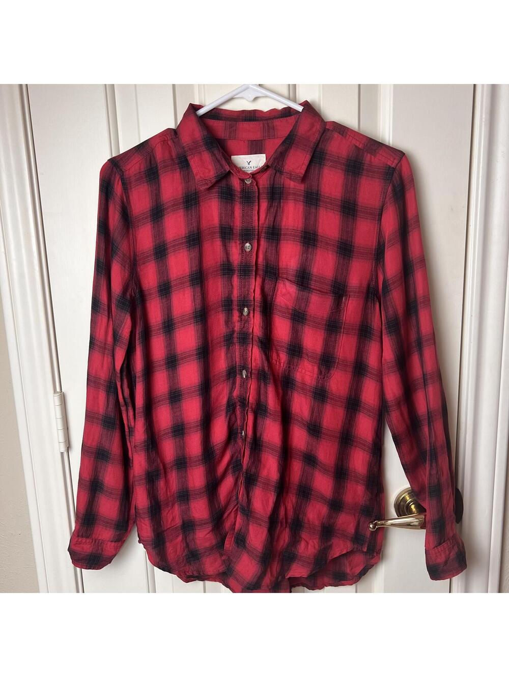 AE | American Eagle Red/Black Plaid Button-Down Boyfriend Fit, Size S, Cozy